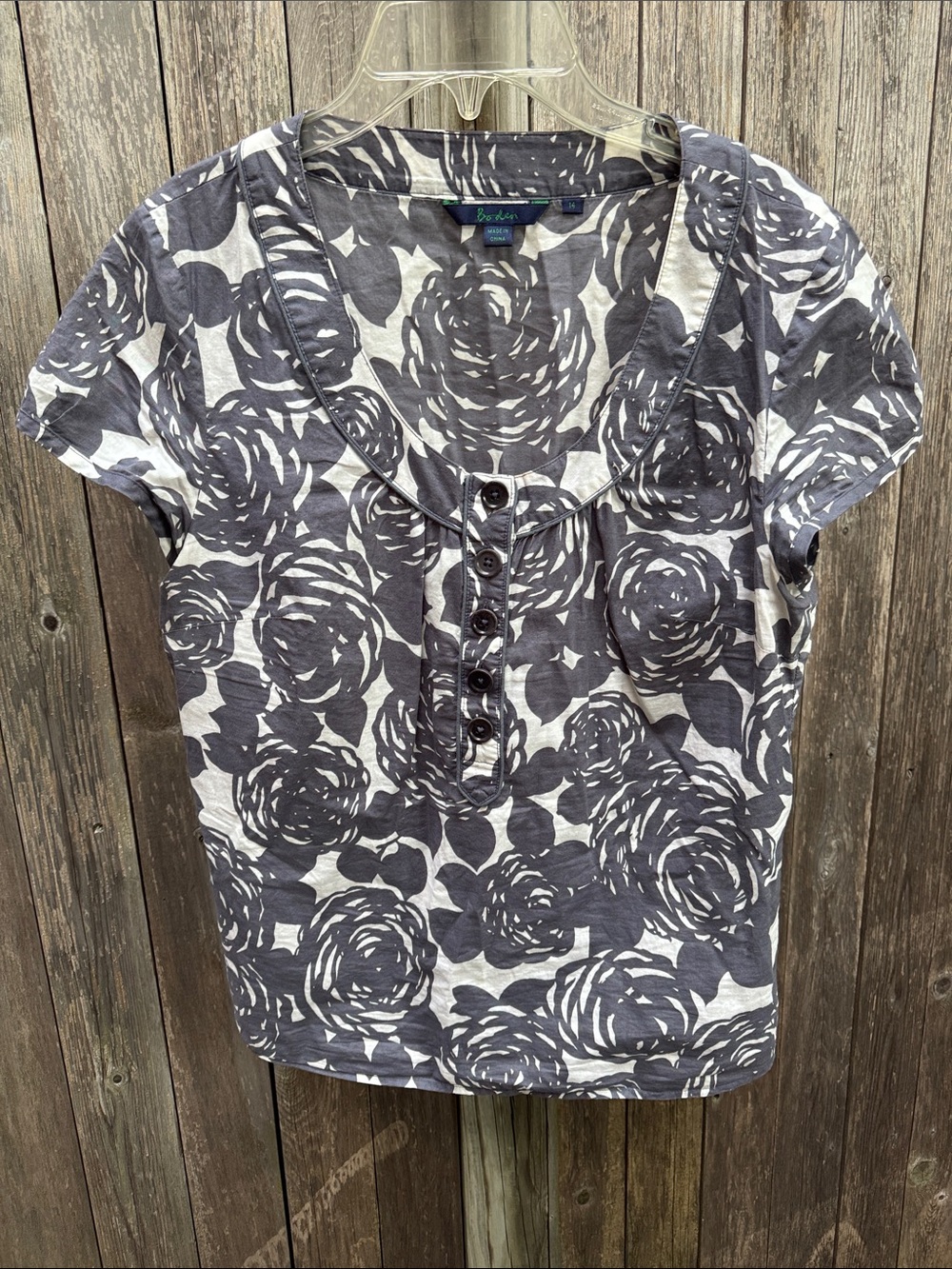 Boden Gray and White Floral Short Sleeve  scoop neck top